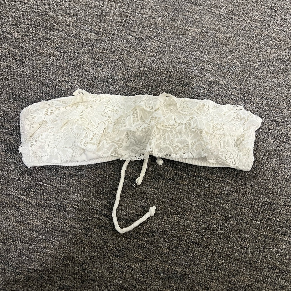 Victoria’s Secret Cream Lace Strapless Bikini Top Size Small